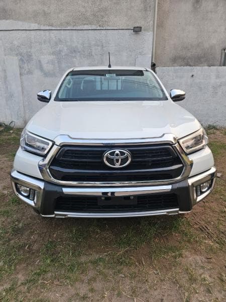 Toyota Hilux 2024 - Automatique Essence 4 Cylindres - Gombe Toyota in Kinshasa 2024 4 cylindres mediacongo Hilux Essence h...