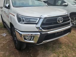 Vignette de Toyota Hilux 2024 - Automatique Essence 4 Cylindres - Gombe 3