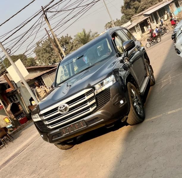 Toyota Land Cruiser GX-R 2024 - Twin Turbo Essence Full Options - Ngaliema Toyota in Kinshasa 2024 Twin Turbo mediacongo L...