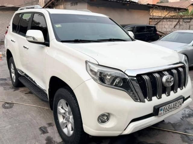 Toyota Land Cruiser Prado TXL 2015 - Essence Automatique 43 000 km - Gombe Toyota in Kinshasa 2015 4 cylindres mediacongo ...