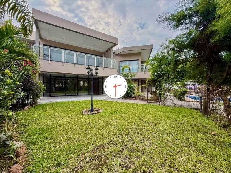 Villa de luxe 6 chambres avec piscine à débordement - Mont-Fleury, Ngaliema à Kinshasa mediacongo 6 6 https://www.mediacon...
